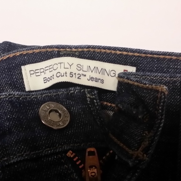LEVI'S Women's 512 Perfectly Slimming Bootcut Jean - Picture 3 of 4